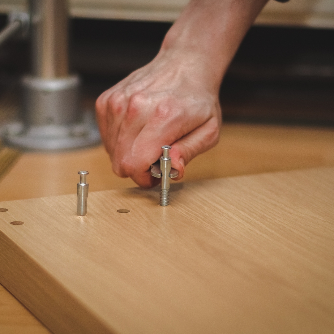 Tightening bolts